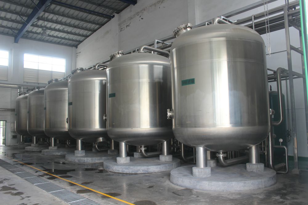 廣州某(mou)某啤酒(jiu)100噸過濾輭(ruan)化(hua)水(shui)工程(cheng)