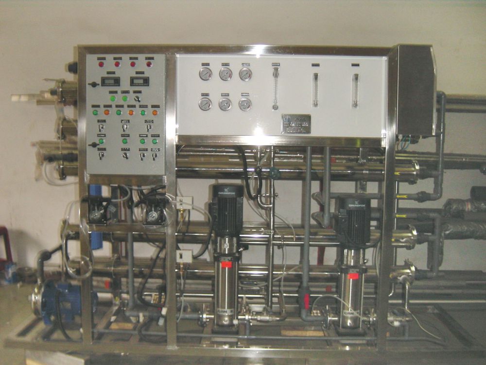 小(xiao)型反(fan)滲透(tou)主機